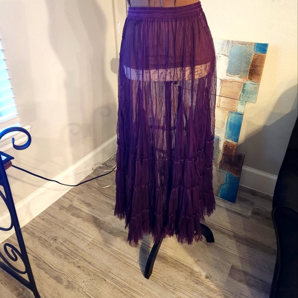 Sheer ruffle skirt - Picture 2 of 2